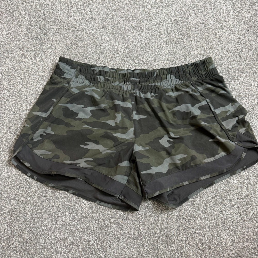 Athleta Camo Printed Mesh Racer Run Short 4 Inch Green Camouflage Size Large